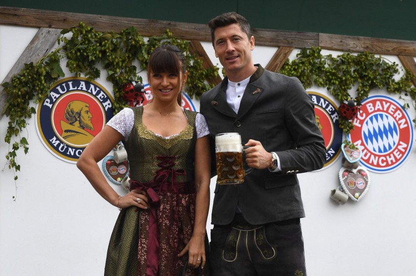 Robert Lewandowski na Oktoberfest zabrało żonę i córkę Klarę