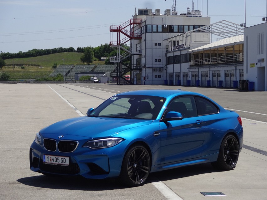 BMW M2 Coupe...