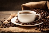 Międzynarodowy Dzień Kawy. Jakimi kawoszami są Polacy? Kiedy pijamy ją najczęściej? Sprawdźcie!