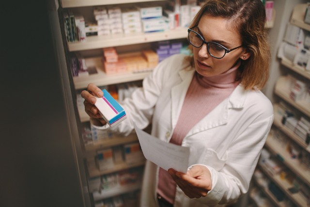 Studenci farmacji bardziej wolą pracować w formach farmaceutycznych niż w aptekach