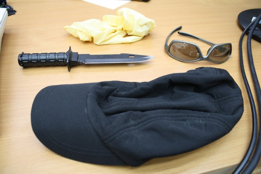 Dowody  rzeczowe w sprawie Marcina F. nóż, okulary, czapka,...