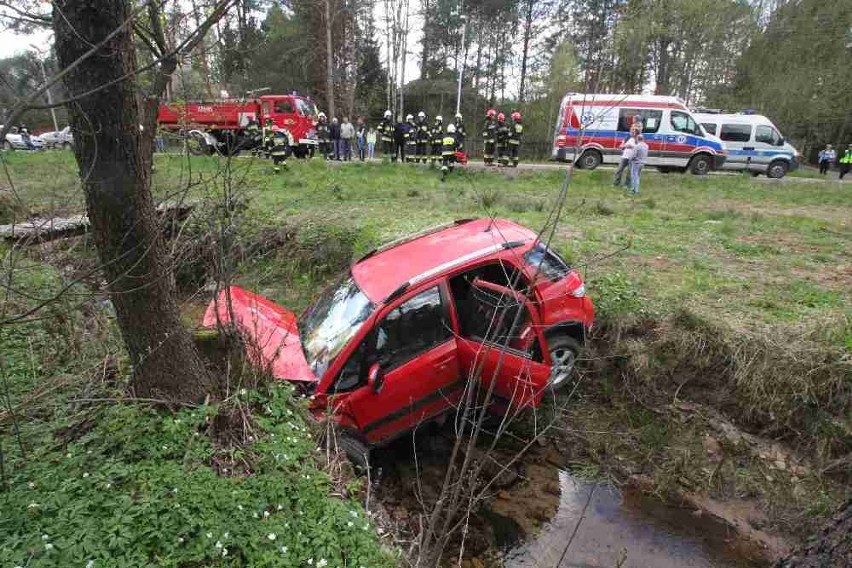 Kaniów: Auto wpadło do rzeki