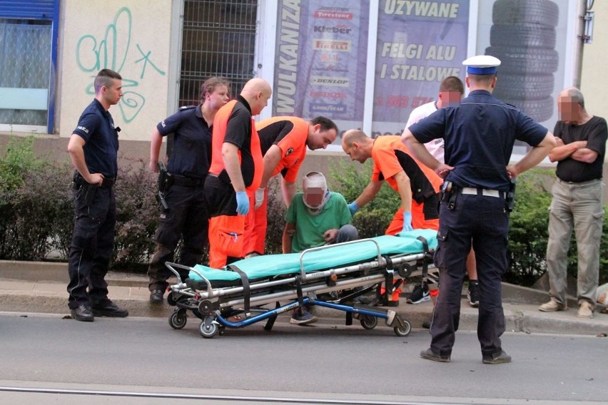 Wypadek na Traugutta. Auto potrąciło pieszego [ZDJĘCIA]