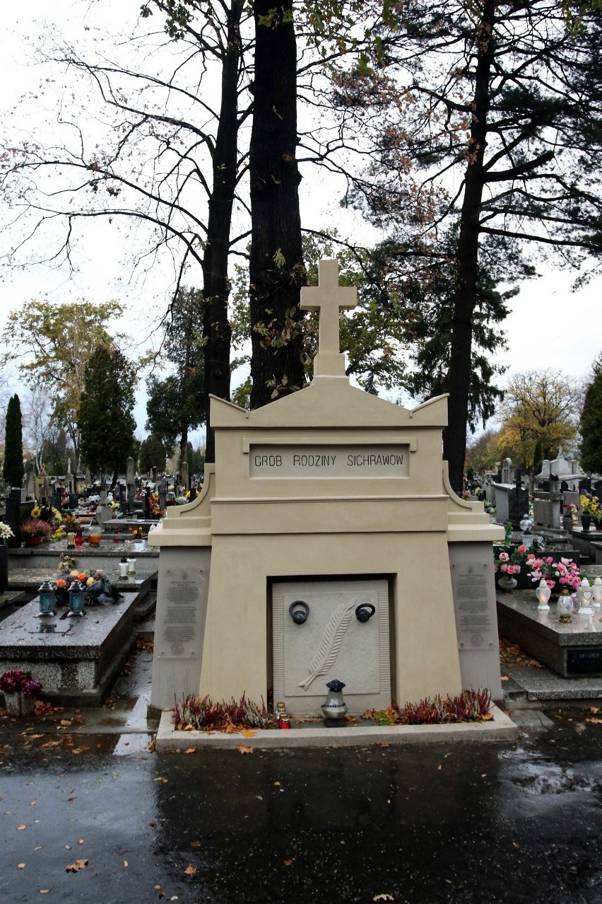 Odnowiono grobowiec dra Romana Sichrawy, legendarnego burmistrza Nowego Sącza