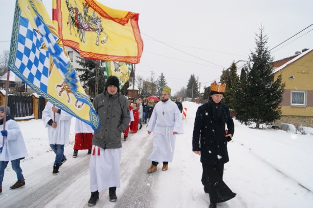 W Uroczystość Objawienia Pańskiego, 6 stycznia 2019 po Mszy świętej o godzinie 10 przez parafię po raz trzeci przeszedł Orszak Trzech Króli. We Mszy świętej oraz w radosnym pochodzie - przy wspólnym śpiewie kolęd - uczestniczyło kilkaset osób. Uczestnicy mieli na głowach założone korony i śpiewniki z kolędami w ręku.