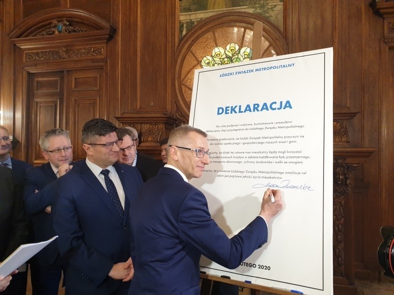 Samorządowcy z Łodzi i regionu podpisali Deklarację przystąpienia do Łódzkiego Związku Metropolitalnego