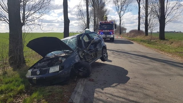 Dwa samochody zderzyły się w miejscowości Siemoń. Do zdarzenia doszło w sobotę, 16 kwietnia, w godzinach porannych.