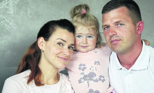 Sylwia i Damian Molenda walczą o życie swojej córeczki Kornelii. Dziewczynka za niespełna trzy miesiące powinna przejść zabieg w rzymskiej klinice