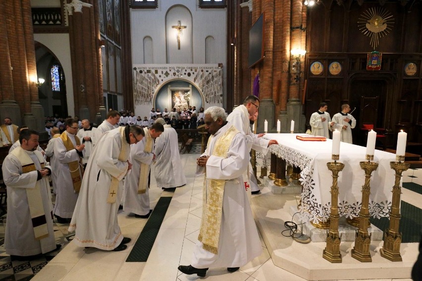 Dziś Wielki Czwartek 2018. To także Dzień Kapłaństwa, w...