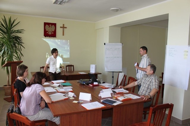Zespół roboczy do spraw opracowywania Strategii Rozwiązywania Problemów Społecznych w gminie Janów rozpoczął już pracę.