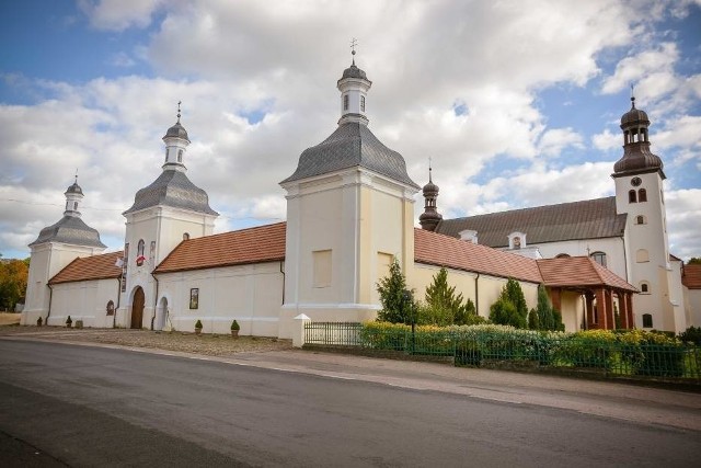 Pierwsza i chyba najważniejsza zasada "Nie spóźniaj się". To nie tylko nie grzeczne, ale także może przeszkodzić innym w modlitwie.