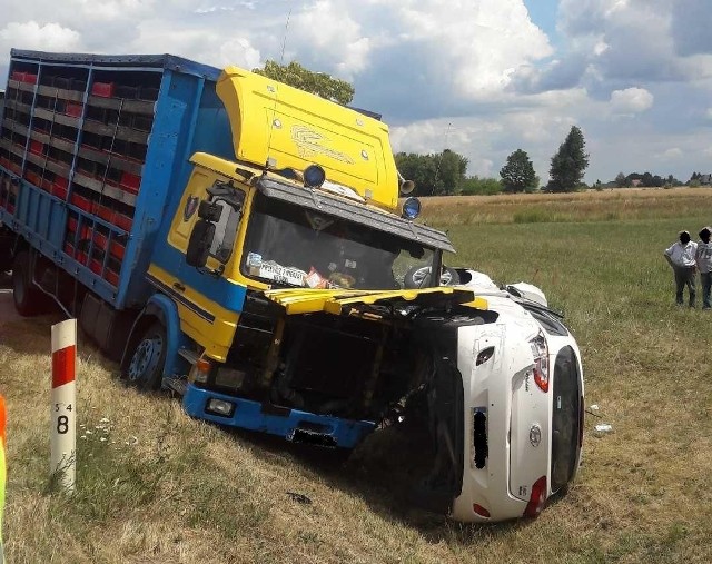 Ta scania brała udział w wypadku do którego doszło w niedzielę na krajowej "dwunastce".