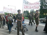 Powiedzieli "nie" przemocy. 200 osób w suchedniowskim marszu przeciw agresji