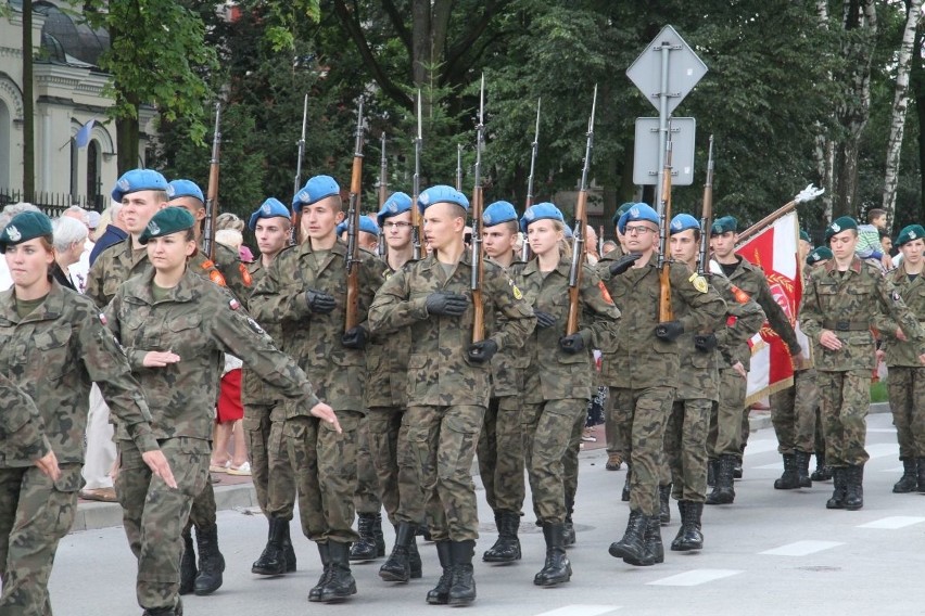 Święto Wojska Polskiego w Kielcach z defiladą (WIDEO, zdjęcia)