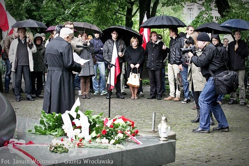 Wrocław: Marsz Pileckiego przebiegł spokojnie. Wzięło udział około 100 osób (ZDJĘCIA)