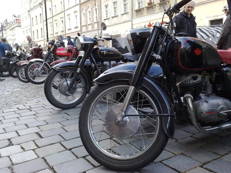 Stare motocykle na rynku w Opolu