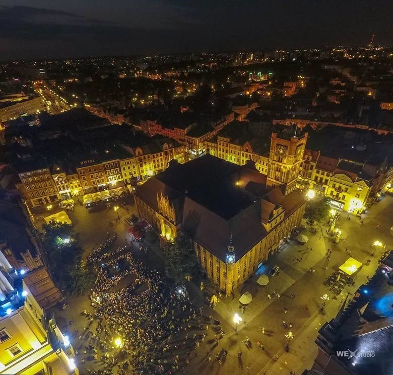 Zobaczcie jak niesamowicie prezentuje się Toruń na zdjęciach...