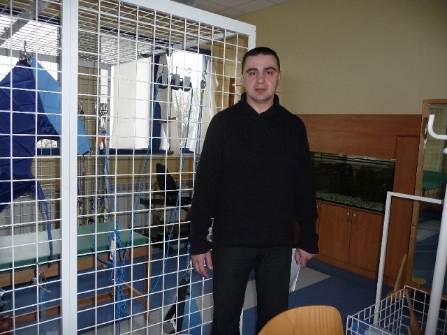 Marcin Bekier, dyrektor przychodni w Nowinach wyremontował całe piętro z przeznaczeniem na rehabilitację, a teraz jest załamany tym, że miałby nie dostać kontraktu.