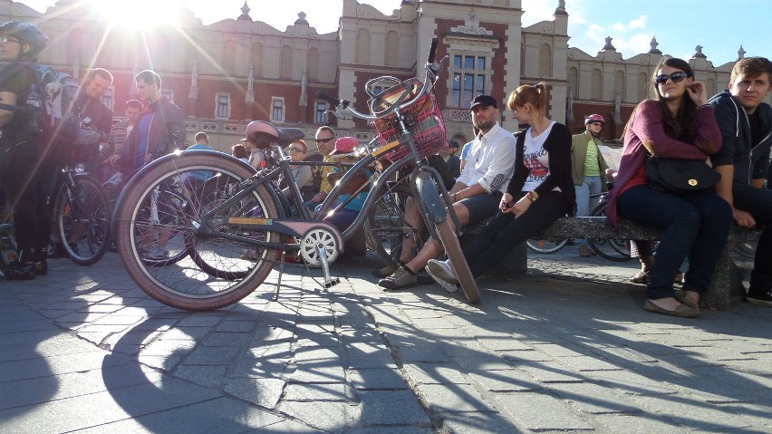 Kraków: rowerzyści przejechali ulicami miasta [ZDJĘCIA, WIDEO]