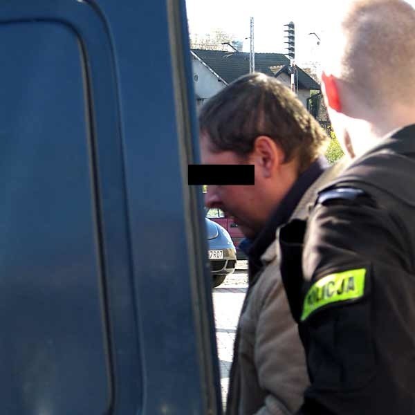 Do sądu trafił akt oskarżenia przeciw 31-letniemu mieszkańcowi Dębicy. Janusz S. nie przyznaje się do winy.