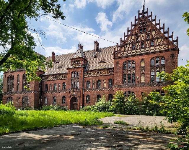 Piękny pałac "Paleja" w Pszczynie można kupić. Budynek z 1902 roku wystawiono na sprzedaż za 25 mln zł. Zobaczcie, jaki jest piękny!