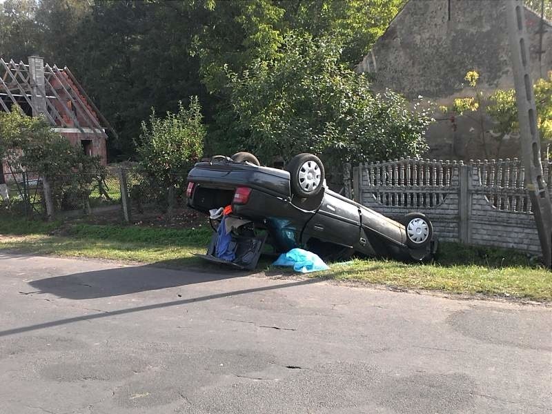 Tragiczny wypadek w Śmiechowicach. Opel vectra uderzył w...