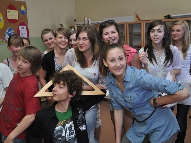 Młodzież z gminy Dobrzeń Wielki ćwiczyła przed wyborami sztukę autoprezentacji.