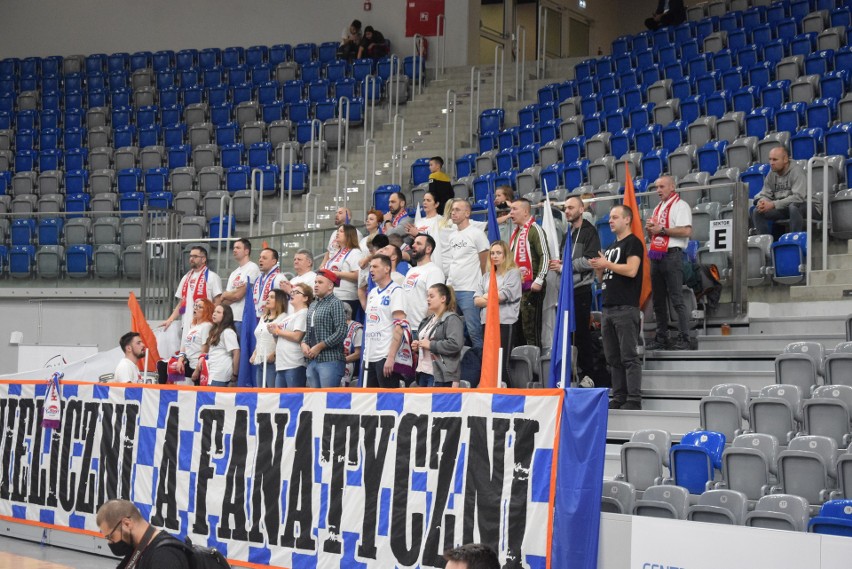 Koszykarze Hydrotrucka w nowej hali w Radomiu przegrali z Kingiem Szczecin. Po dogrywce. Zobacz zdjęcia z meczu