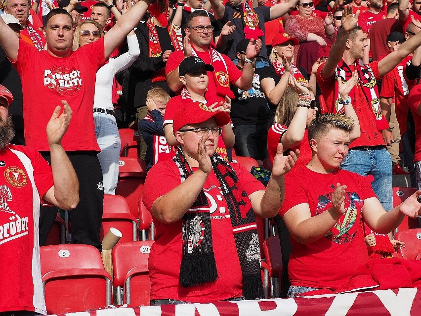 Kibice piłkarskiej drużyny Widzewa są niesamowici. Zobacz czego dokonali! ZDJĘCIA