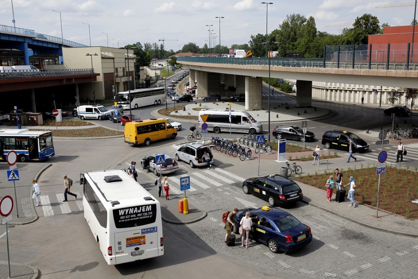 Władze MDA chcą wydzierżawić widoczny na zdjęciu plac i...