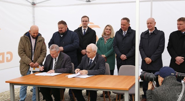 Odcinki, które będą realizowane w systemie Projektuj i buduj, mają:  12,2 km — Bielsk Podlaski – Boćki oraz 25 km — Malewice – Chlebczyn. Tym samym w województwie podlaskim i częściowo mazowieckim w realizacji jest 118 km szlaku Via Carpatia.