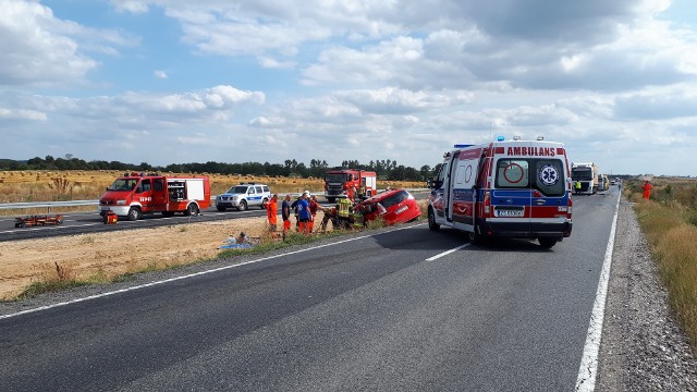 Do tragedii doszło na 86. kilometrze drogi krajowej nr 5 w Sobiejuchach.