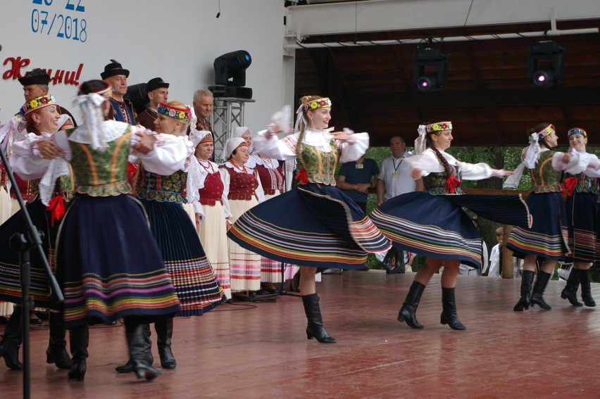 Zdynia. Zapłonęła Watra. Rozpoczął się 36. Festiwal Kultury Łemkowskiej