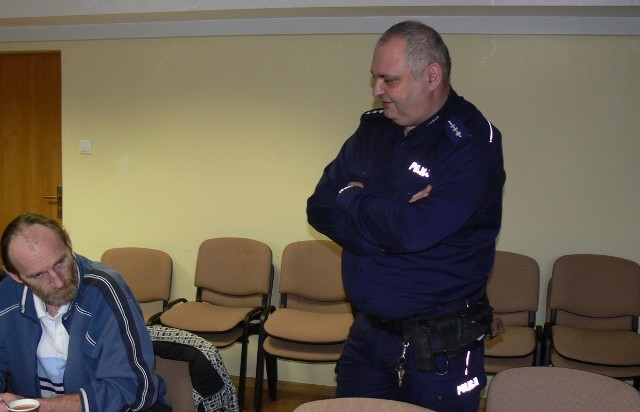 Warsztaty, jako pierwszy poprowadził Jacek Trzeciak starszy aspirant z Komendy Miejskiej Policji w Tarnobrzegu
