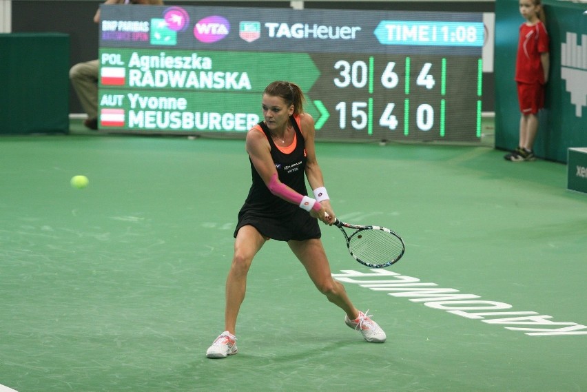 WTA Katowice 2014: Radwańska pokonała Meusburger i jest w półfinale! [ZDJĘCIA + RELACJA LIVE]