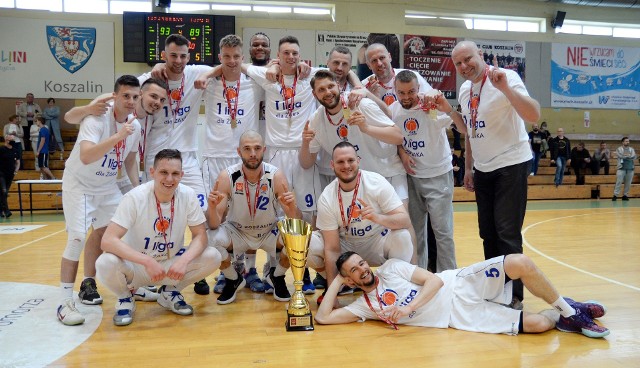 Koszykarze Żaka Koszalin wygrali w poprzednim sezonie rozgrywki II ligi.