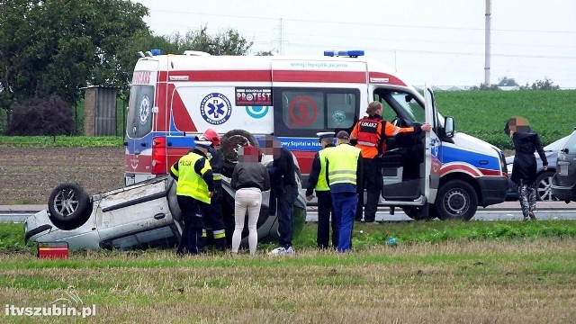 Około godz. 12.30 doszło do poważnego wypadku w Nakle na drodze krajowej nr 10.Więcej na kolejnym zdjęciu >>>