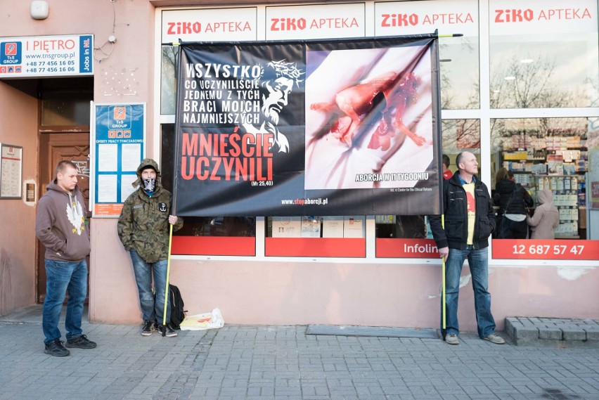 Protest w Opolu. Według policji manifestujących było około...