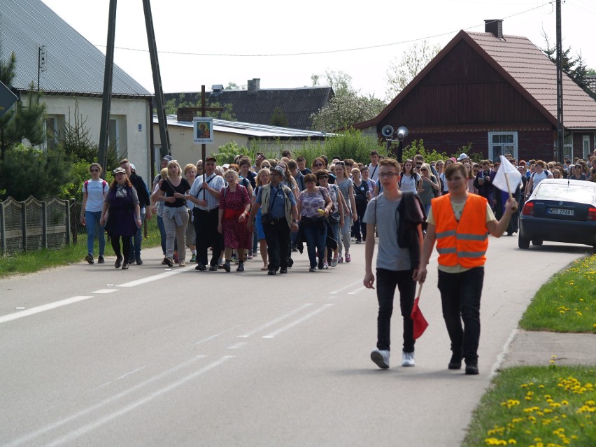 Pielgrzymka do Dąbrówki, 1 maja o godz. 7.00