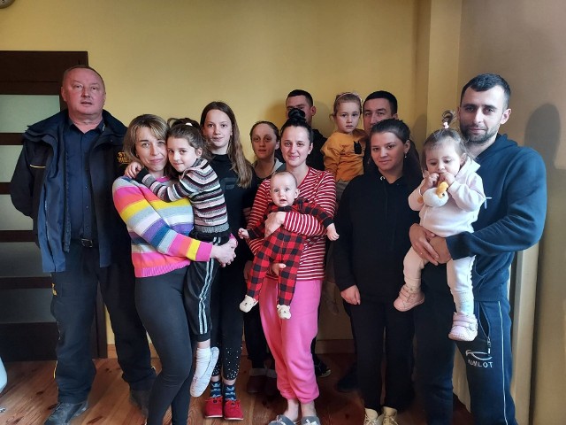 Przyjechały cztery kobiety i sześcioro dzieci: 6-miesięczny Matej, ponadroczna Miłana, pięcioletnia Emilia, sześcioletnia Teresa, 12-letnia Diana. Kobietom towarzyszą mężowie, kt&oacute;rzy pracują w Polsce.