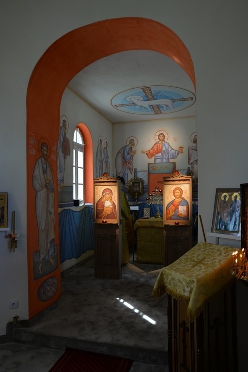 Wnętrze wyremontowanej cerkiewki