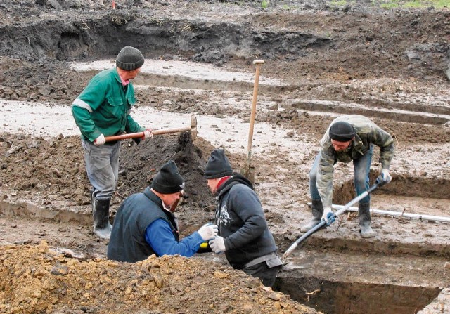 W ciągu kilkunastu dni ekipa, którą dowodził Marek Materna, archeolog z bocheńskiego muzeum, wykopała kilkaset cennych fragmentów glinianych naczyń. Co jeszcze kryje ziemia koło szkoły?