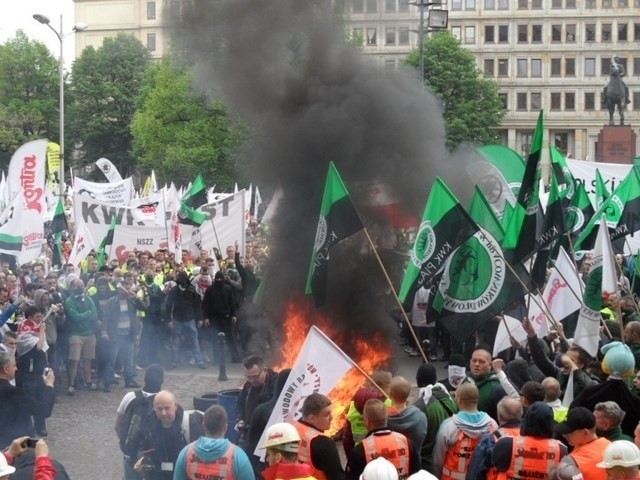 Protest górników w Katowicach 29 kwietnia