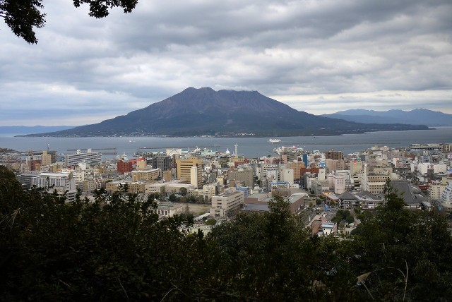 Miasto Kagoshima leży zaledwie 10 km od wulkanu Sakurajima