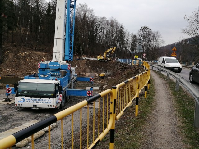 Przy moście w Wiśle Obłaźcu rozpoczęły się już prace związane z kompleksowym remontem drogi Ustroń-Wisła