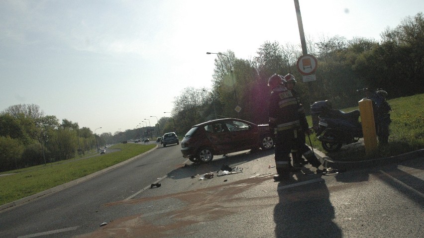 Diamentowa-Wrotkowska: Motorowerzysta zderzył się z autem osobowym (FOTO)