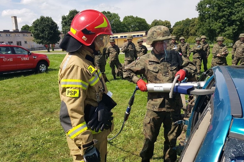 Sandomierscy strażacy szkolili świętokrzyskich terytorialsów. Ważne ćwiczenia w Sandomierzu [ZDJĘCIA]
