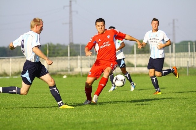 Napastnik Polonii Głubczyce Łukasz Bawoł strzelił w 1. kolejce bramkę Czarnym Otmuchów. Czy dziś również trafi do siatki.