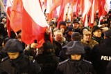 Marsz KOD w Warszawie, po drodze kontrmanifestacje