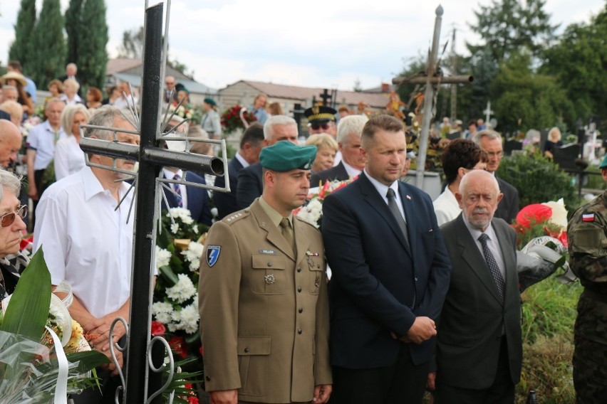 Pogrzeb pułkownika Władysława Rokickiego. Był bohaterem AK i Batalionów Chłopskich [ZDJĘCIA]